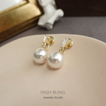 No pierced ears will enter the 2021 new fashion commuter wild pearl stud earrings female 925 silver needle mosquito coil plate ear clip