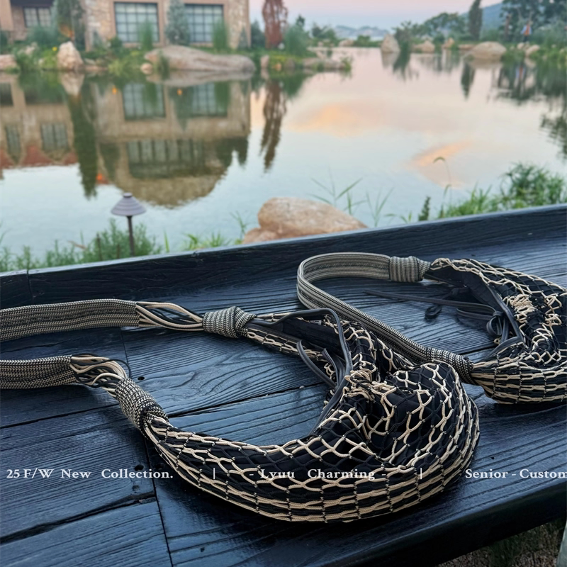 High-End In-Stock】Lem New Horn-Shaped Mesh Bag, Color-Blocked Handbag, Single-Shoulder Woven Crossbody Hollow-Out Fishnet Bag