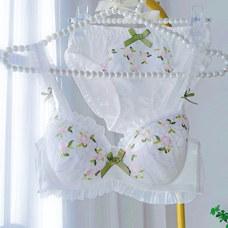 White Embroidered Fresh and Sweet Girl-Style Push-Up Bra Set, Pure and Sexy Lace Lingerie New Model