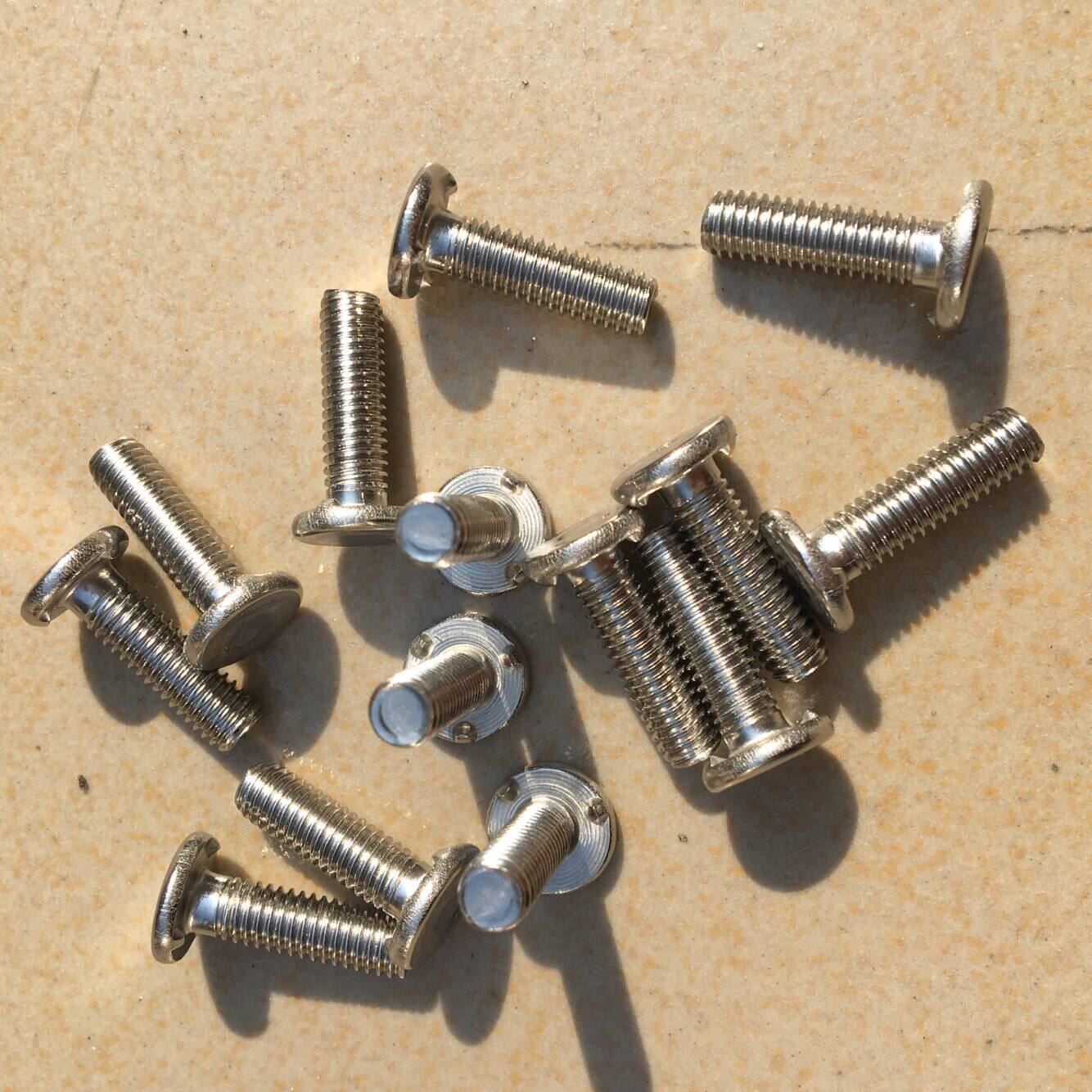 Manufacturers direct sales 304 stainless steel Q1980616 automobile three - point welding screw M6