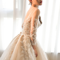 (Xia Yu)Autumn and summer new wedding dress European-style King Pico princess long-sleeved tail starry sky halter lace