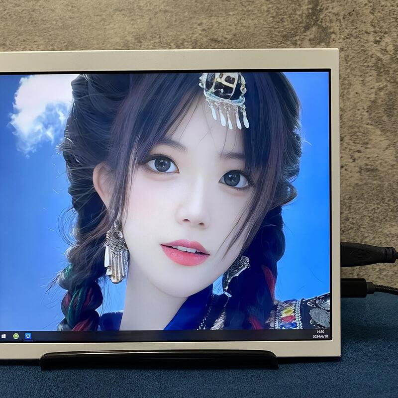 9.7inch Portable Monitor iPad 4Th Generation Retina Display 2K Resolution High-Definition Screen 4:3 Aspect Ratio