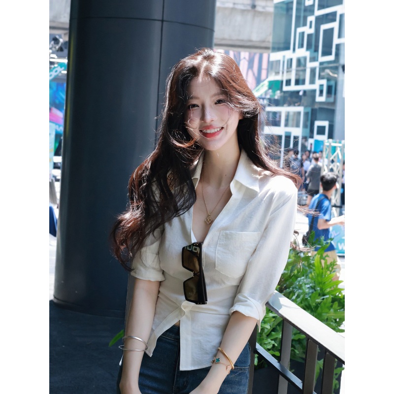 【Farte Shop】Lazy Style Pure White Linen Waist-Revealing Butterfly Tie Shirt for Women, Versatile for Spring and Summer 【Farte Shop】Lazy Style Pure White Linen Waist-Revealing Butterfly Tie Shirt for Women, Versatile for Spring and Summer
