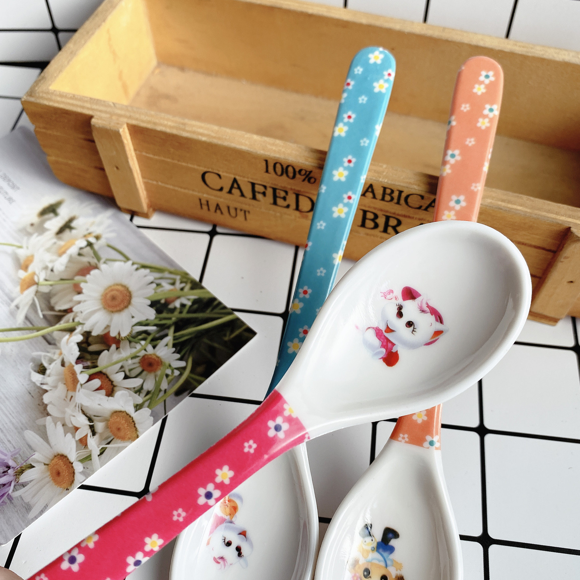密胺仿瓷长柄功夫勺子:麻辣烫店的必备神器,10个装防摔耐用的秘密武器!-扭曲勺-淘宝百科网