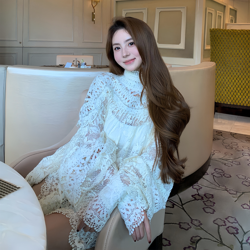 【French-Style Soft Lace】Romantic Highlight! Full Lace Blouse for Women, Early Autumn Design, High-End Hollow-Out Shirt