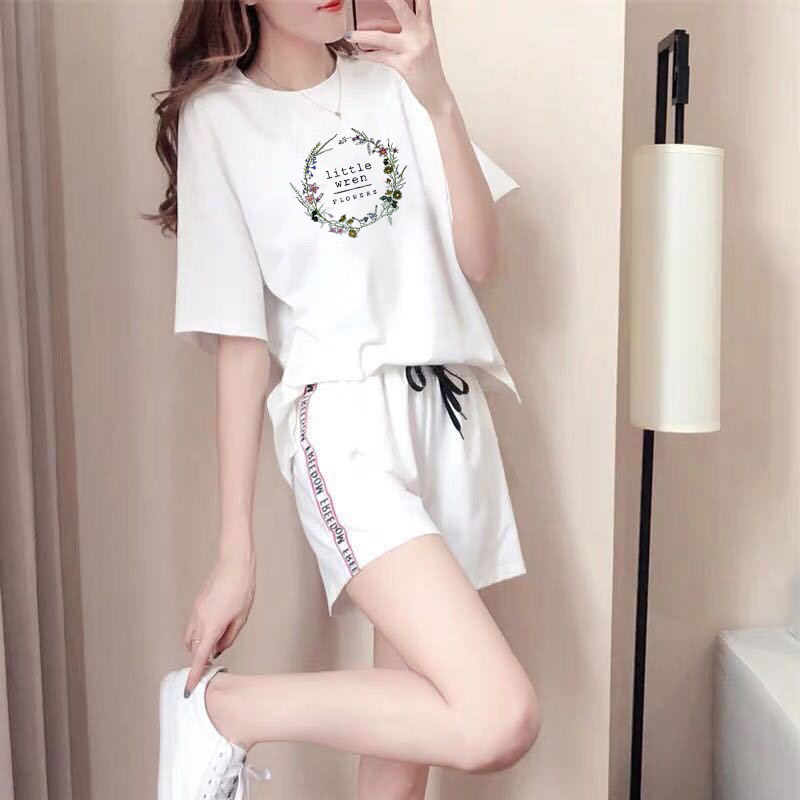 Summer suit 2022 New female casual Fashion foreign Relaxed Temperament Thin short sleeve shorts Two sets of damp