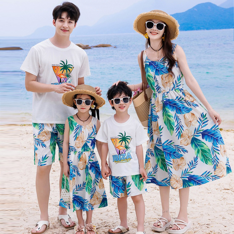 Hawaiian Style Family Matching Outfits for a Family of Three, Coconut Tree Print Mother-Daughter Dresses, Summer Seaside Vacation Beach Dresses Hawaiian Style Family Matching Outfits for a Family of Three, Coconut Tree Print Mother-Daughter Dresses, Summer Seaside Vacation Beach Dresses