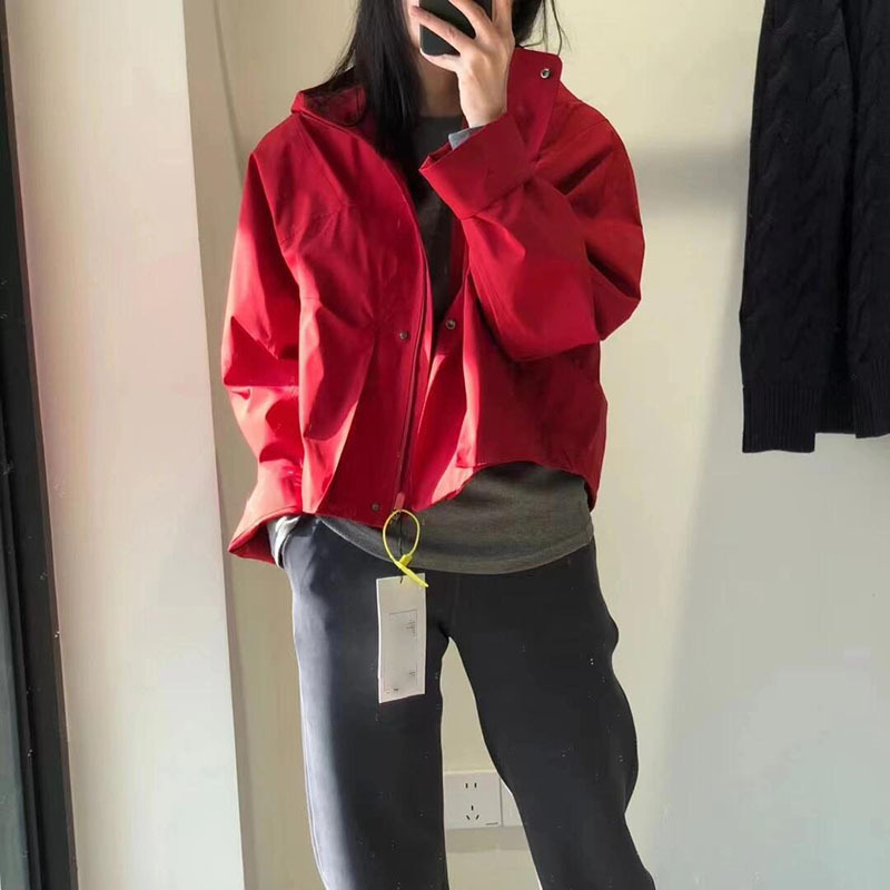 Now There Is a Lulu-Style Rain Chaser Jacket, a Small Raincoat with a Hood, Waterproof Sports Jacket