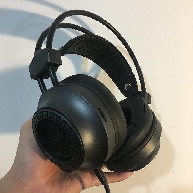 Electric Sports Light Ear Horn with a coarse head beam durable fixed microphone network cafe virtual 7 1 channel usb blue