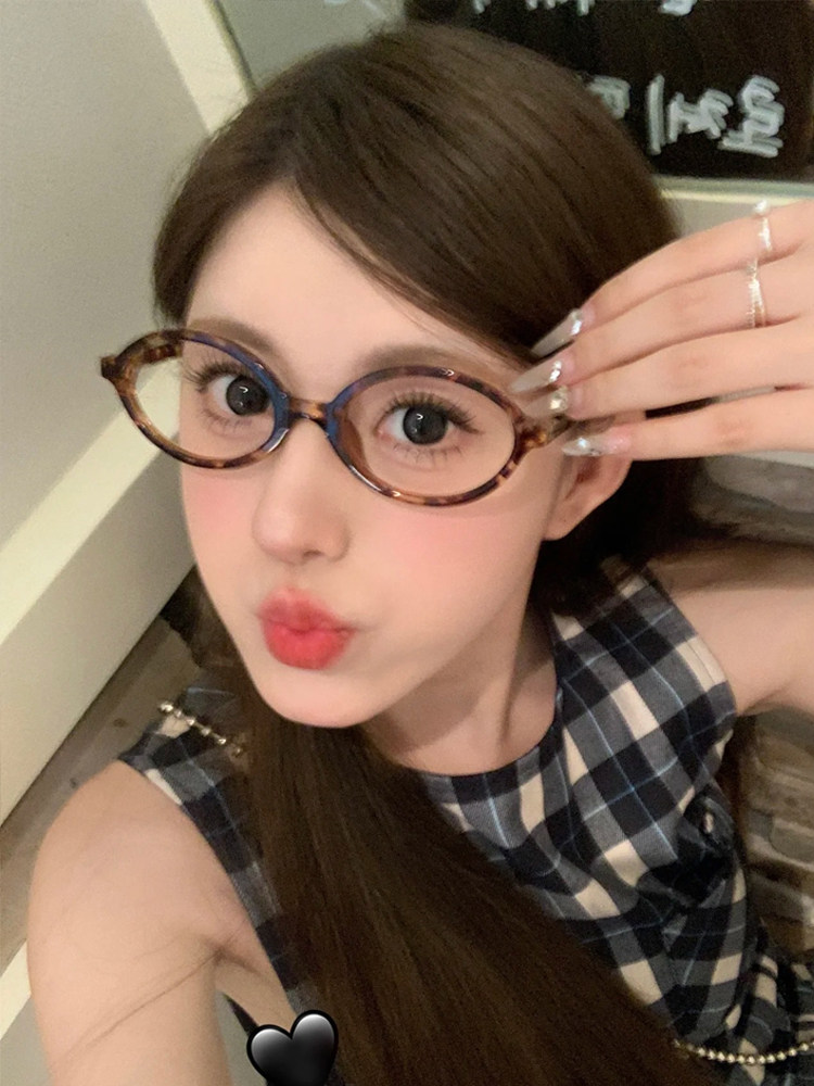 Zhang Yuanying's Nerd-Style Narrow-Frame Glasses, Retro Oval Leopard Print Small Frame Glasses for Women, Suitable for Prescription Lenses, Natural Look, Small Face