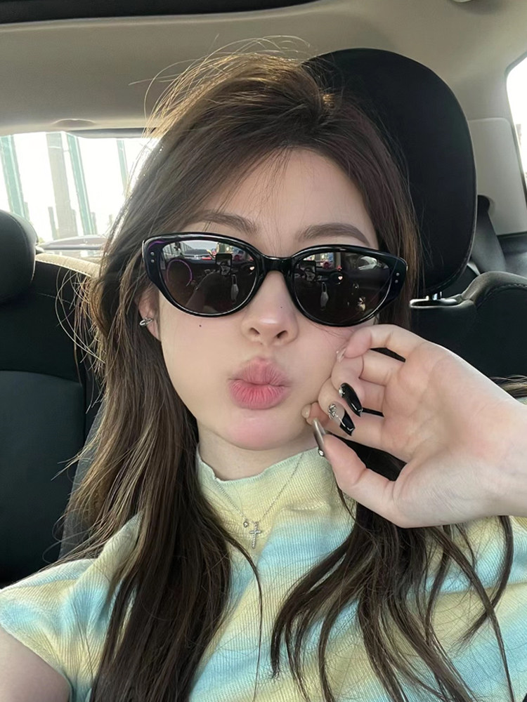 Retro Cat-Eye Sunglasses for Women, High-End 2025 New Style, Anti-Uv Polarized Sunglasses for Photo Taking