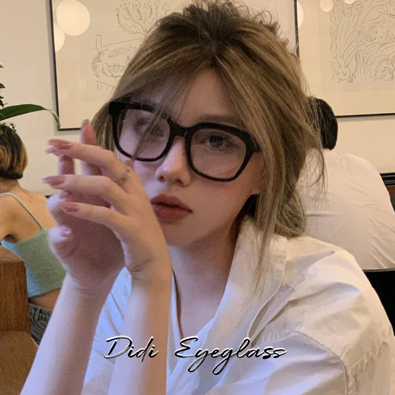 Retro Anti-Blue Light Black-Framed Glasses, a Makeup-Free Magic Tool for Big Faces, Slimming Square Frames, Can Be Fitted with Prescription Lenses, Trendy for Men