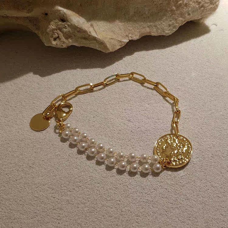 7272 Korea Dongdaemun with the same gold plated portrait bracelet pearl retro bracelet