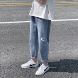 Демисезонные джинсы, трендовые штаны, свободный прямой крой, в корейском стиле