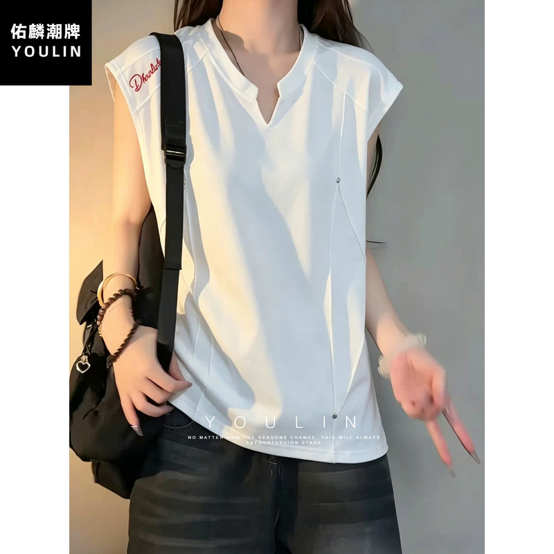 White Embroidered V-Neck Vest for Men, Summer Design with Rivets, Deconstructed Sleeveless T-Shirt, American-Style Heavy-Duty Sports Sweatshirt