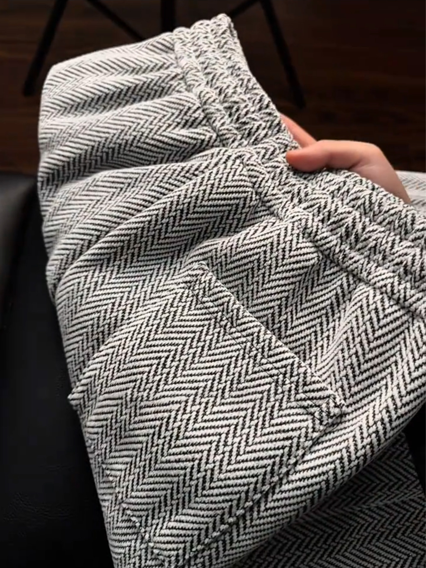 Herringbone Casual Pants for Men, Autumn and Winter, Fleece-Lined, Thick, Heavy-Duty Straight-Leg Sweatpants, Loose and Drapey Wide-Leg Pants