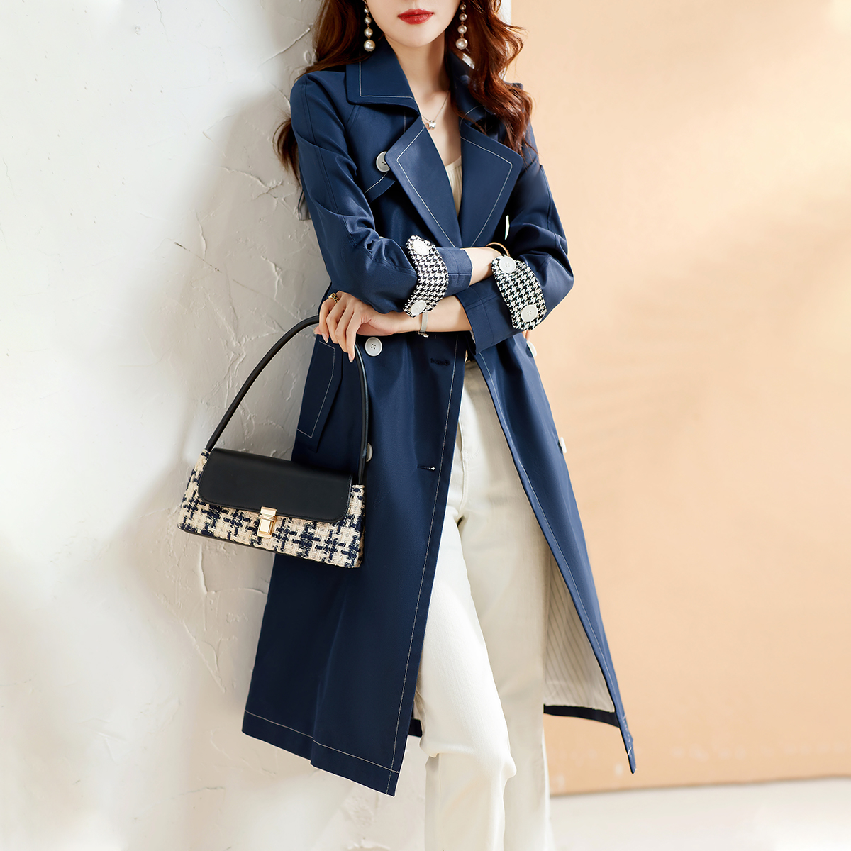 Small sub-wind dress Women's medium long version 2022 Spring new fashion Temperament Cashew double-row buckle jacket big coat girl