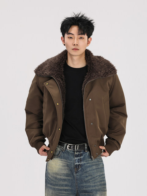 A Carton American Retro Winter Padded Jacket with a Fur Collar for Men and Women, Thickened for Warmth, with a High-End Feel