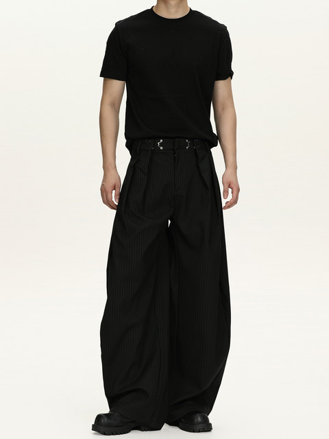 A Carton American-Style Design Pleated Striped Trousers for Men and Women, High-End, Stylish, Drapey, Old Money Style Pants, Trendy