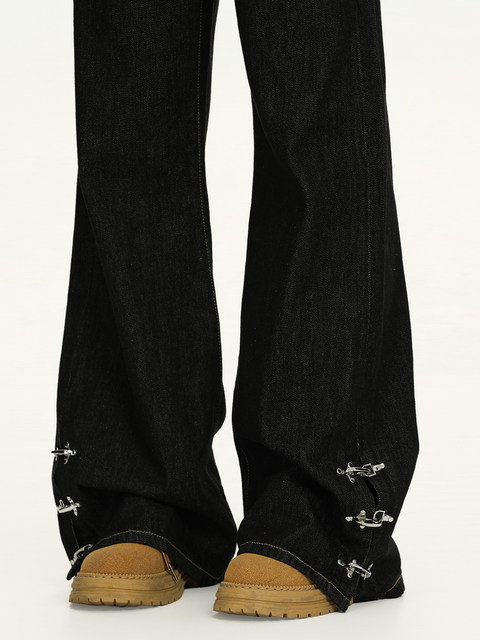 A Carton American Retro Black Straight-Leg Jeans for Men and Women with Airplane Buckle Design, Loose Fit, Raw Denim Long Pants, Trendy