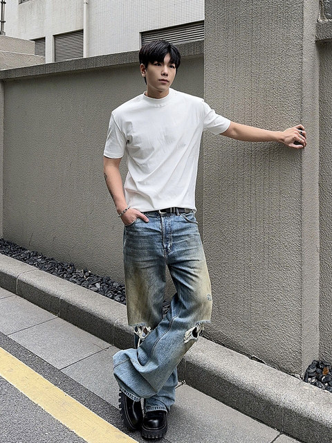 Acarton Solona Anti-Wrinkle High-Weight T-Shirt for Men, Slim Fit, Cleanfit, Round Neck, Solid Color, Regular Shoulder, Short Sleeves