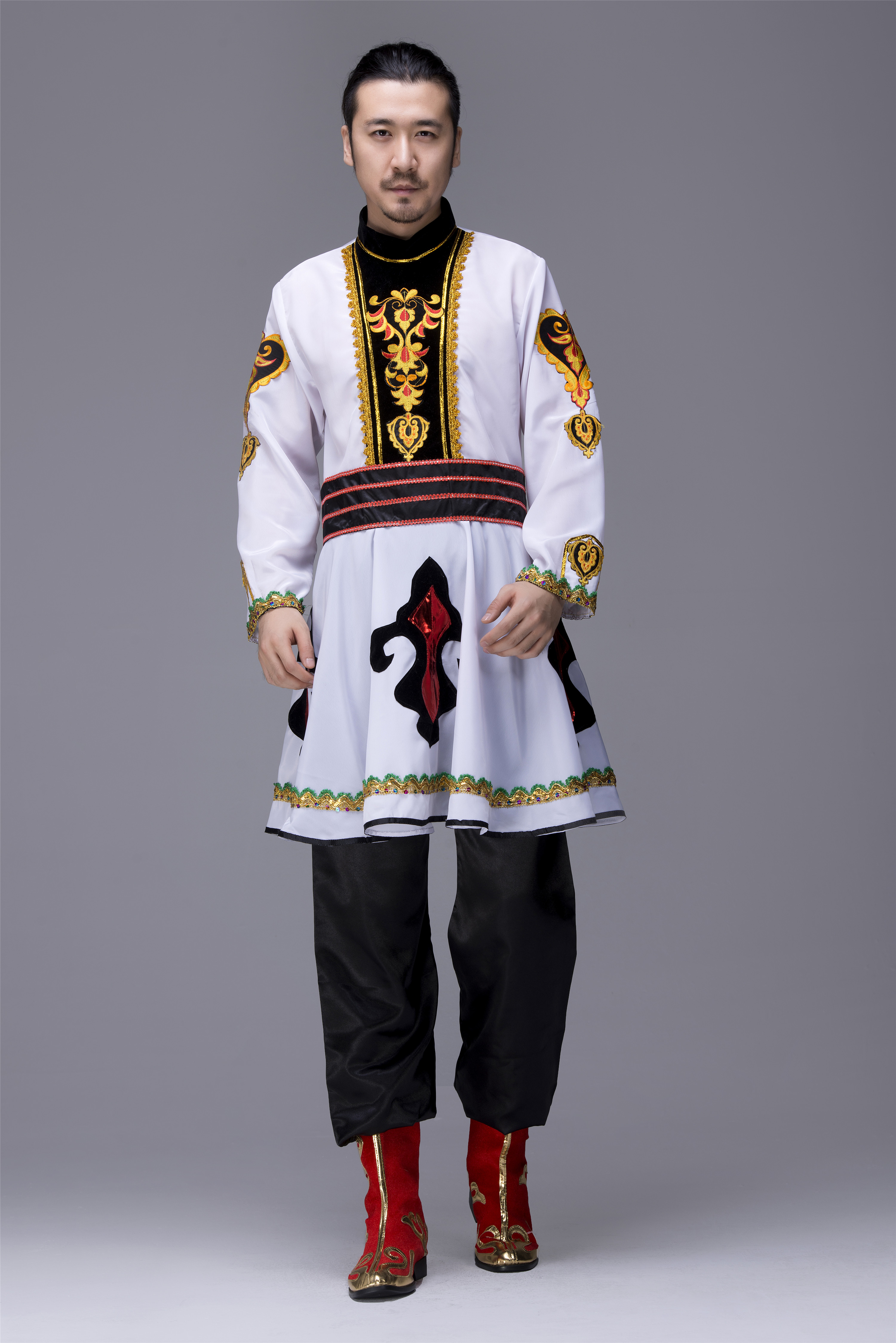 Tân cương quần áo khiêu vũ người lớn nam Uyghur trang phục biểu diễn múa thiểu số trang phục Kazakh trang phục quần áo thể thao nam
