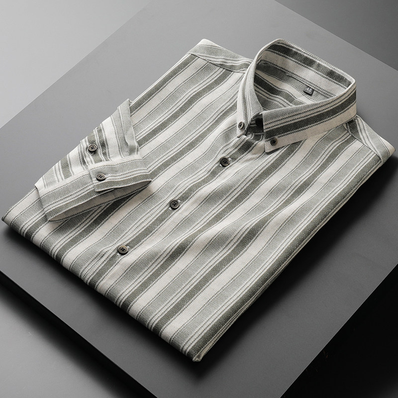 Summer free ironing stripe 50% sleeves shirt male casual workout Han version men 70% sleeves shirt vertical striped business inch-shirt