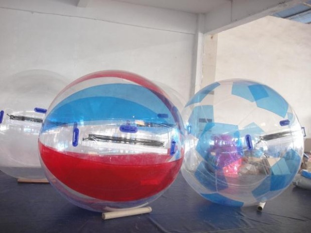 Inflatable color water park roller pedestrian pvc balloon balloon balloon inflatable children toy air mold