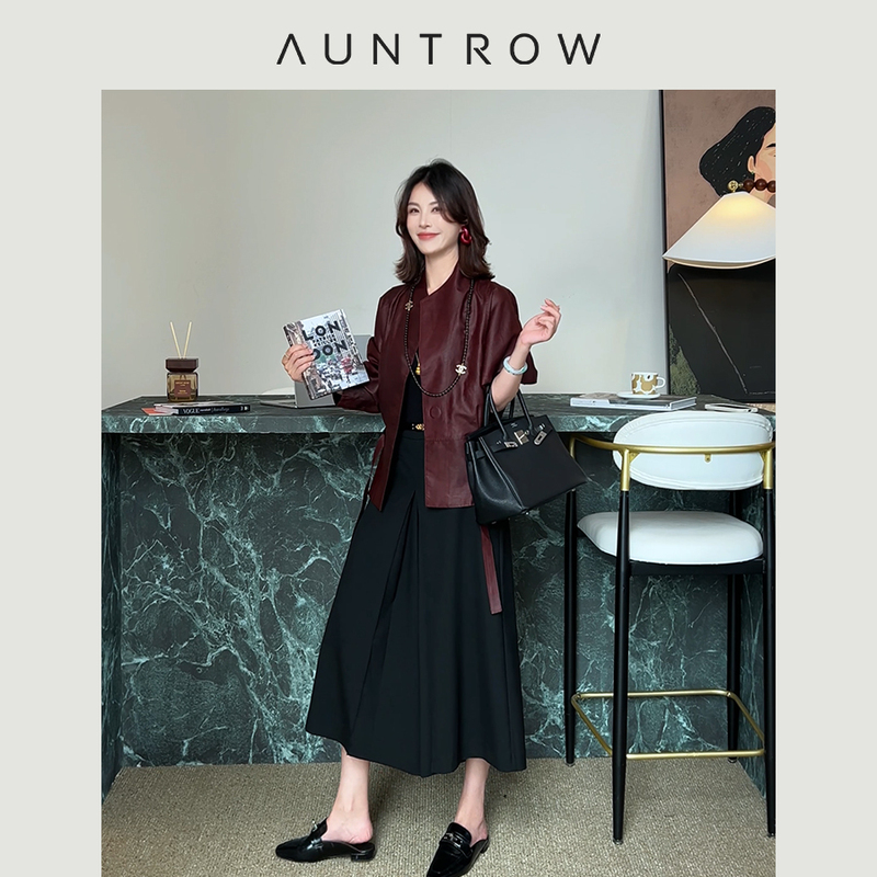 "Origami Art" Japanese-Style No-Iron Cooling Rayon Elegant and Stylish Pleated Workwear-Style Cropped Skirt Pants