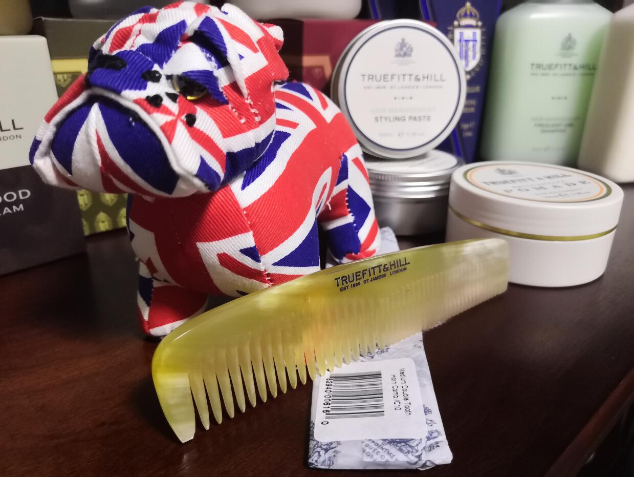 (Spot) Spot British Royal Family TruefittHill Natural Horn Comb Men's Gift