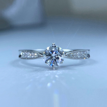 Diamond ring female 18K gold four-claw diamond ring group set real diamond proposal 30 points 50 points wedding diamond ring