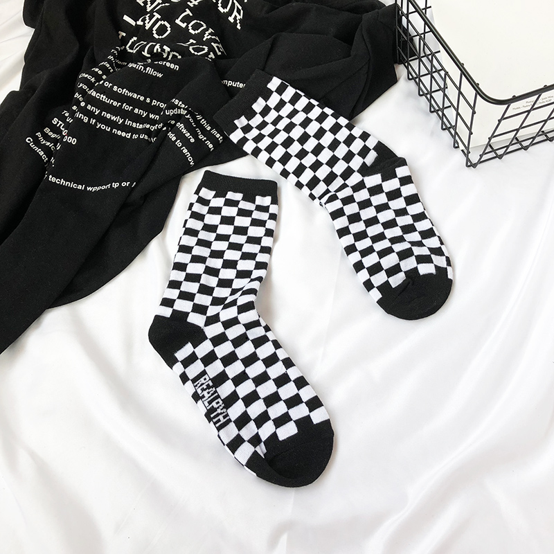 Cặp vợ chồng vớ Harajuku kẻ caro retro kẻ sọc vớ cotton thể thao vớ ống nam và nữ xu hướng vớ trượt ván đường phố - Vớ sợi tre shop tat dep gia re