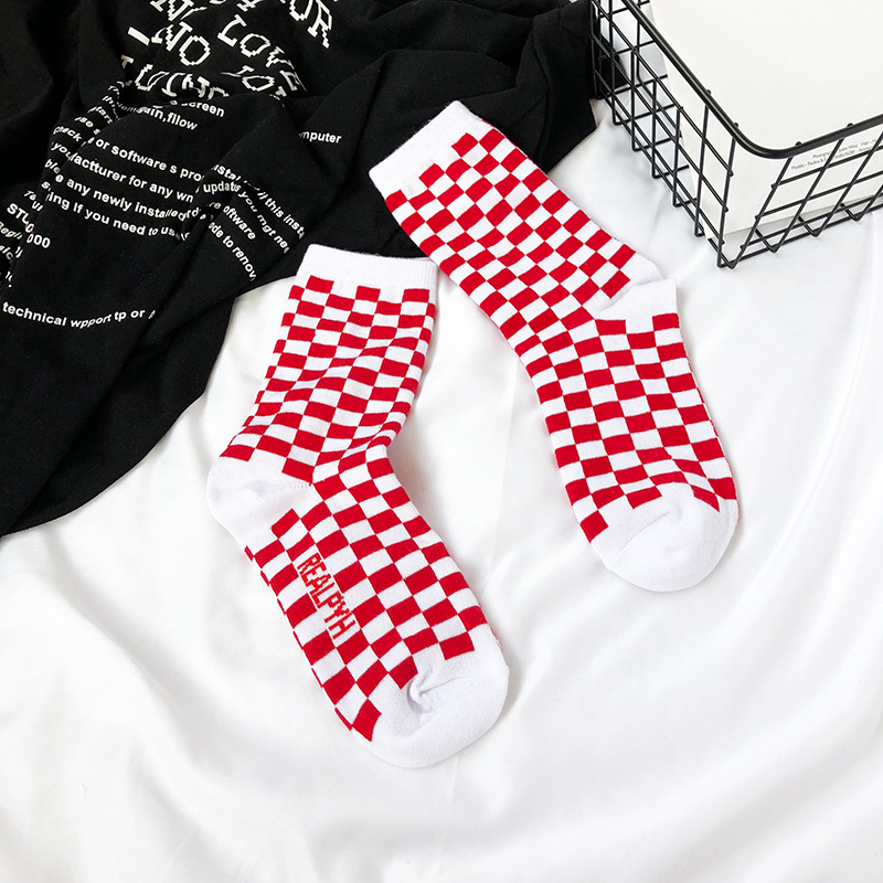 Cặp vợ chồng vớ Harajuku kẻ caro retro kẻ sọc vớ cotton thể thao vớ ống nam và nữ xu hướng vớ trượt ván đường phố - Vớ sợi tre shop tat dep gia re