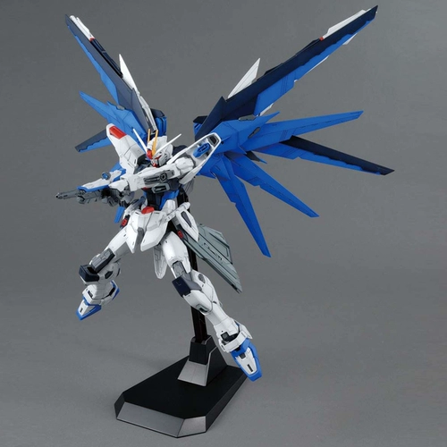 IWC 1/100 бесплатно до 2,0 модели сборки свободы Gundam Seed