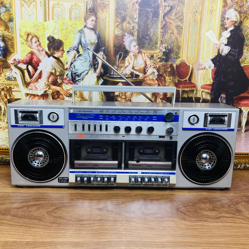 The beautiful silver classic Kangli card dual card recorder function is good sound quality