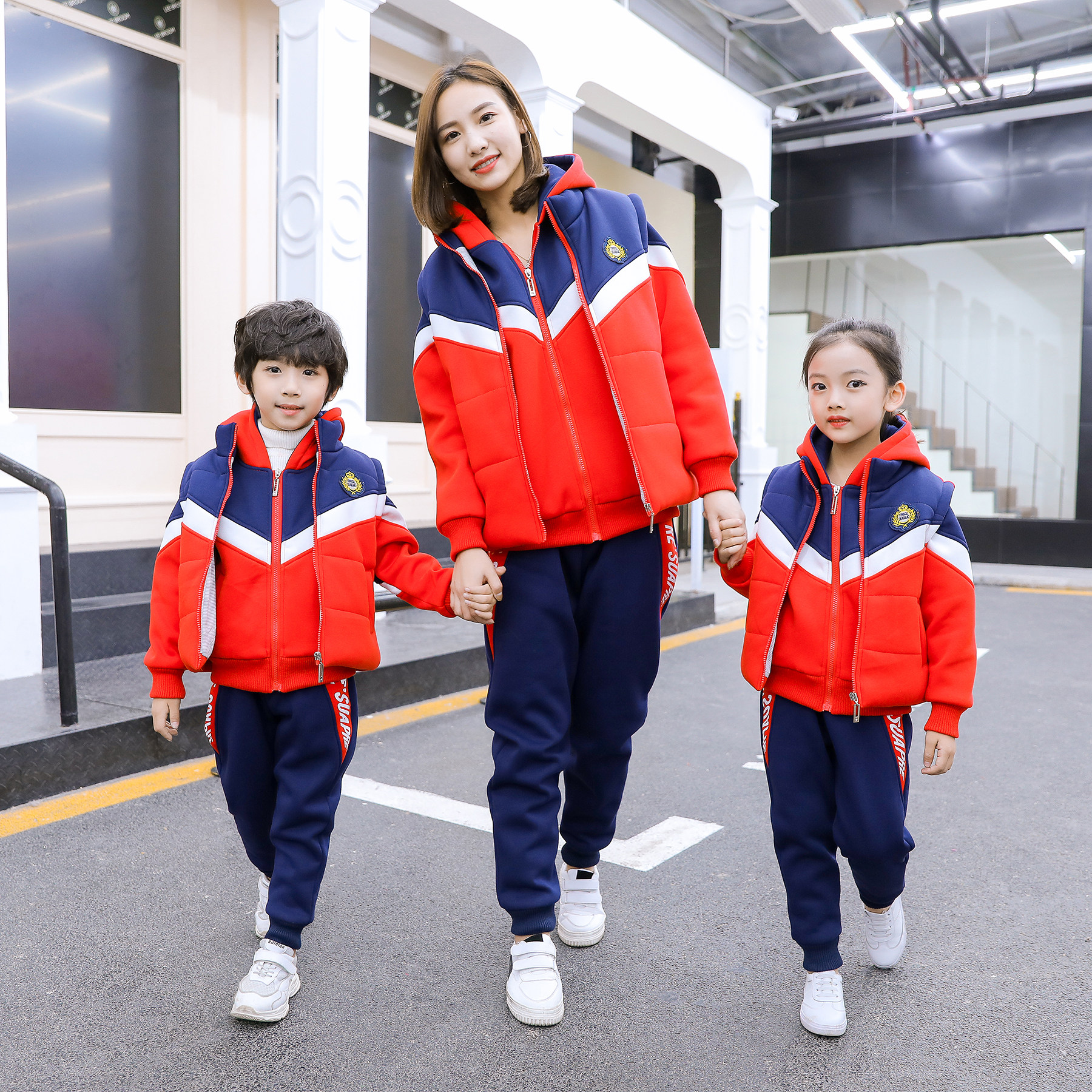 Sweatshirt Three sets of elementary school children Spring and autumn suit kindergarten garden clothes autumn and winter clothing children thickened class uniforms Han version school uniforms
