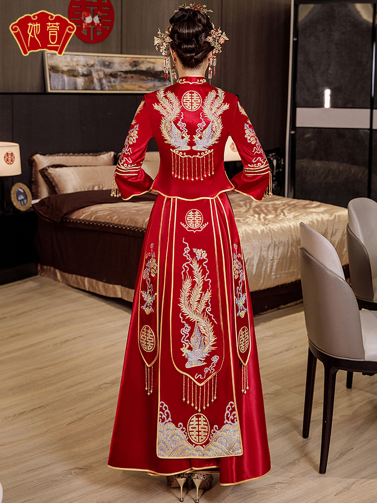 Saton show 2024 new bride Chinese bride service wedding dress new little man married out of the cabinet show Saton show 2024 new bride Chinese bride service wedding dress new little man married out of the cabinet show