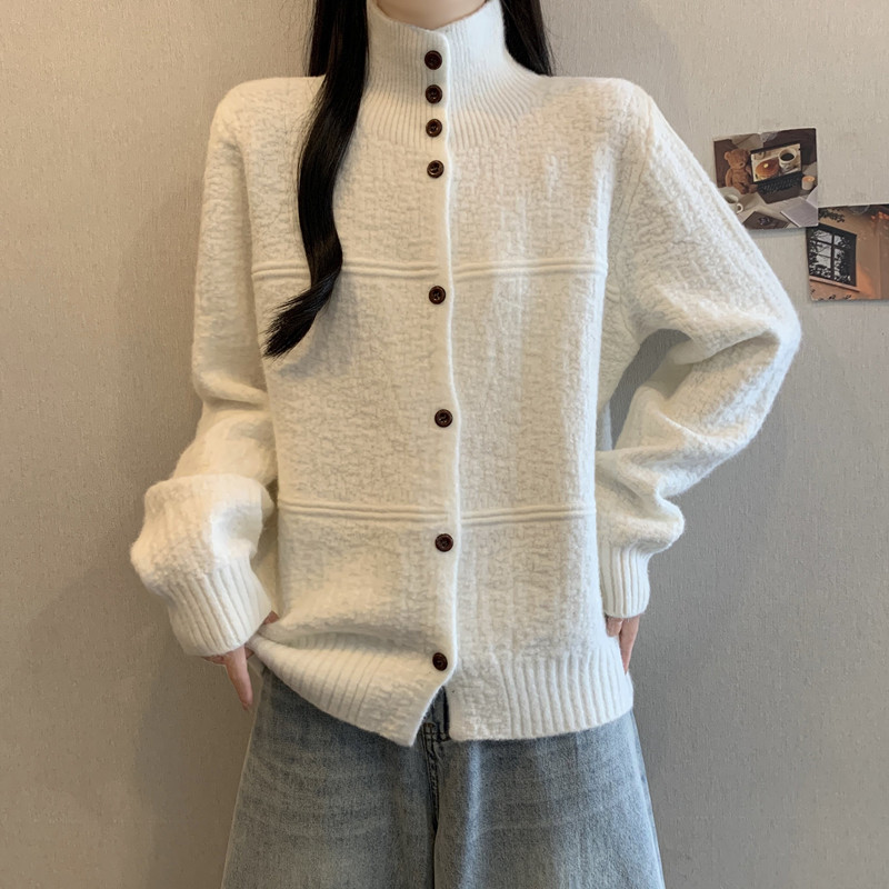 White High-Neck Thick Long-Sleeve Sweater Coat with Stand Collar, Loose-Fitting Winter Knit Cardigan Top for Women with a High-End Feel White High-Neck Thick Long-Sleeve Sweater Coat with Stand Collar, Loose-Fitting Winter Knit Cardigan Top for Women with a High-End Feel