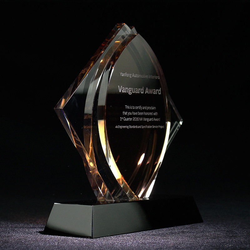 High-grade crystal trophy custom creative trophy custom-made annual meeting outstanding employee glass medal free lettering production