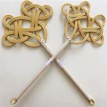 The quilt of the quilt is photographed. The Pat is the PAT. The quilt is dusted.