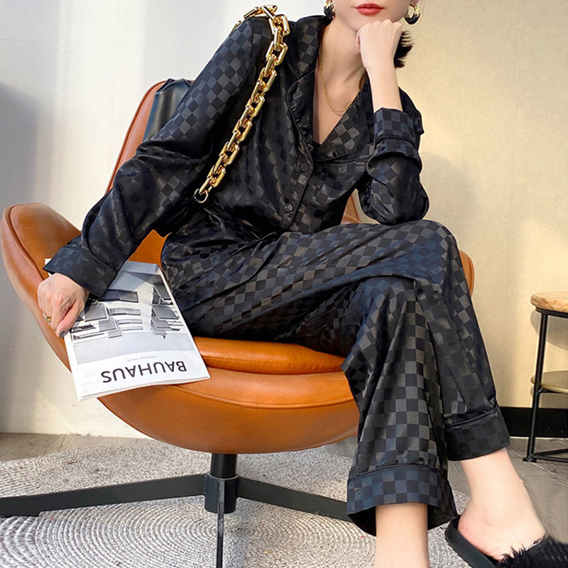 VIRRI CIAGA~Classic luxury fashion pajamas women can wear ice silk long-sleeved checkerboard home clothes in spring and autumn