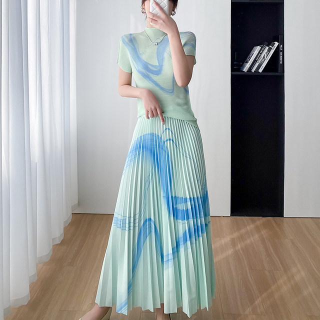 Miyake high-end temperament pleated age-reducing suit women's summer new high-end printed short-sleeved T-shirt pleated skirt