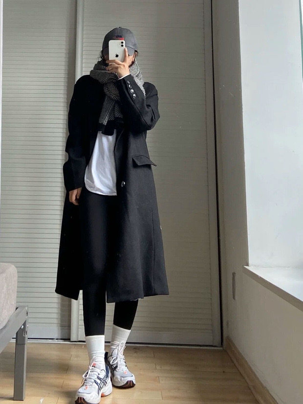 Black Fur Coats Woman Mid 2021 Autumn Winter New Pop Hepburn Wind loose Double face cashmere Grand coat