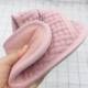 ເກີບແຕະທີ່ນໍາເຂົ້າຈາກເກົາຫຼີ macaron ຜ້າອ່ອນໆໃນເຮືອນເກີບຫ້ອງນັ່ງຫຼິ້ນຫ້ອງນອນອົບອຸ່ນເຄື່ອງທີ່ບໍ່ເລື່ອນໄດ້ຊັກໄດ້ silent slippers