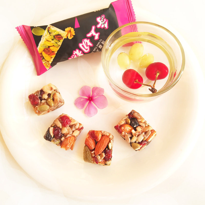 Authentic Xinjiang cut cake Traditional handmade cut cake brown sugar 500 grams of independent packaging Daily nuts Yu Man world