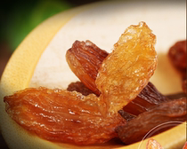 Xinjiang Turpan extra red Fragrant Concubine seedless raisins pure disposable snacks 500g bulk