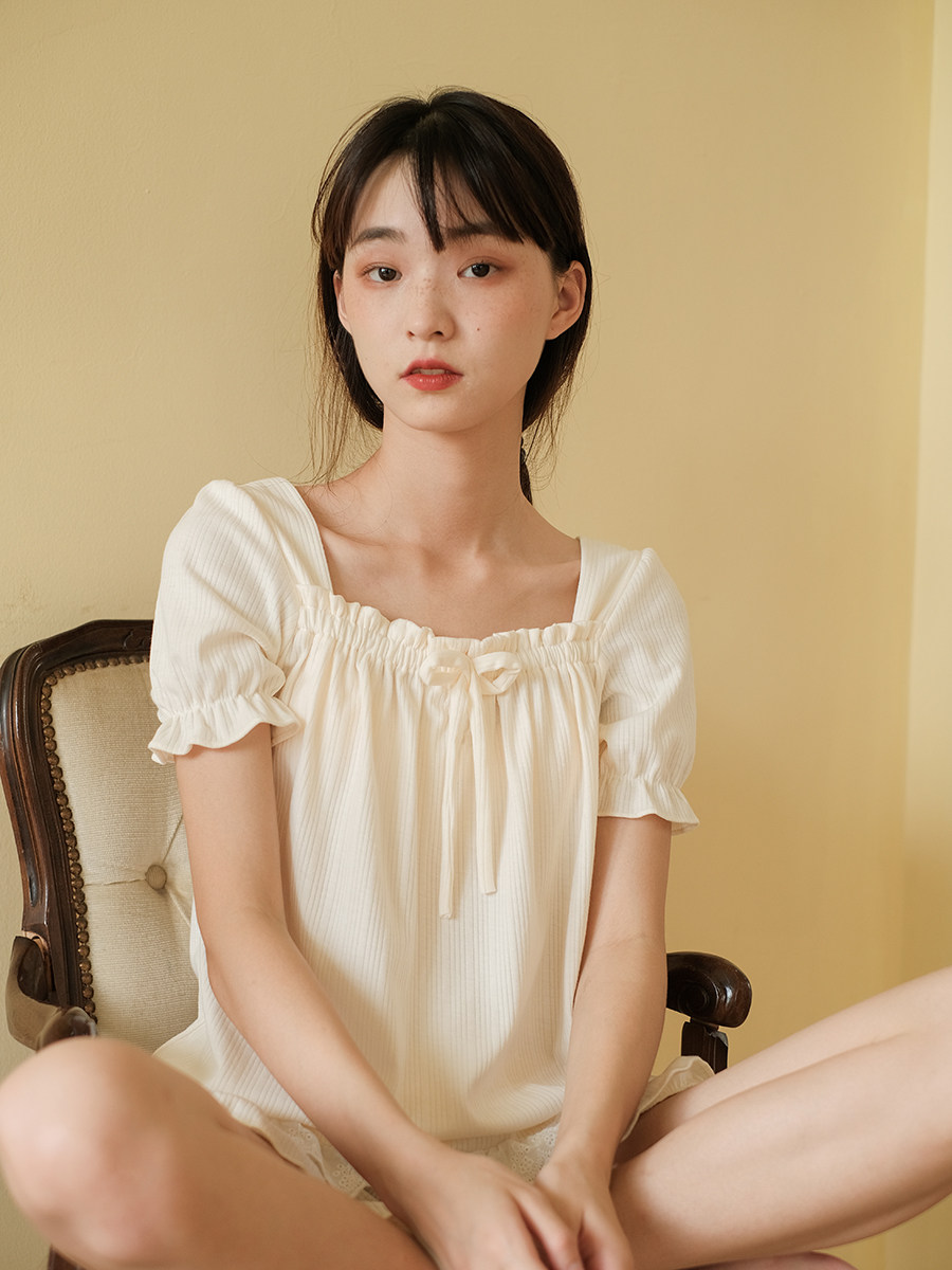 Xin help Bra summer new small fresh solid color home clothing set ruffled blouse shorts pajamas women