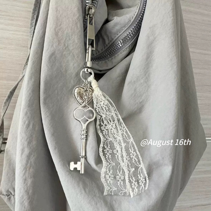 Korean Style ins Retro Key Design Vintage Lace Ribbon Heart Bag Pendant Keychain Ornament for Women Korean Style ins Retro Key Design Vintage Lace Ribbon Heart Bag Pendant Keychain Ornament for Women