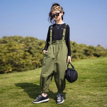 Girls net red suit spring 2021 new childrens Korean version of the little girl spring Western style bib pants two-piece tide