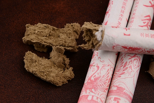 Седьмой год китайского медицинского исследования, примерение Чена Айчун Ай, Семейство Ай Старое удивительное аджу